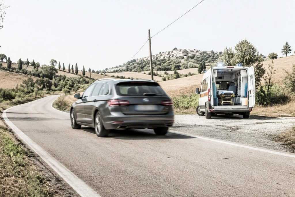 Incidente a Borgia: bambino grave dopo essere stato travolto dall’auto del genitore