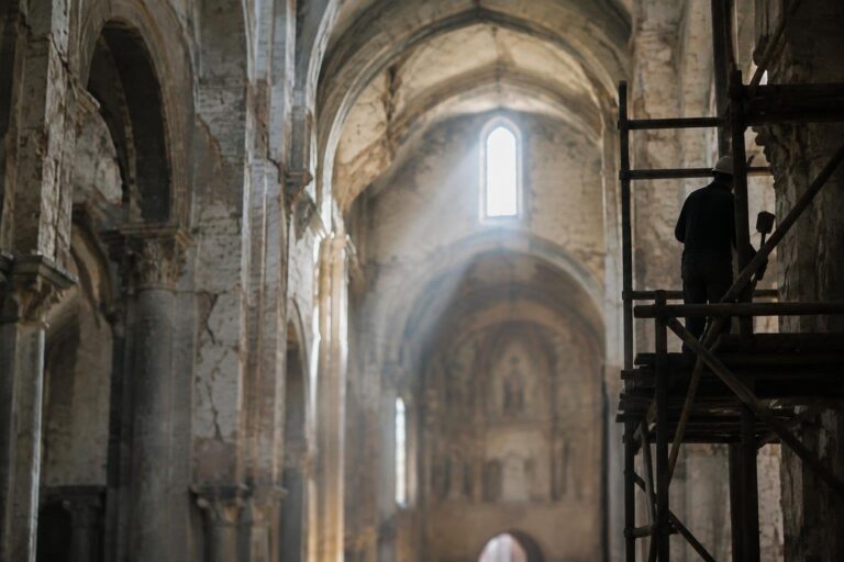 Procedura di appalto e sospetti di corruzione al Duomo di Catanzaro