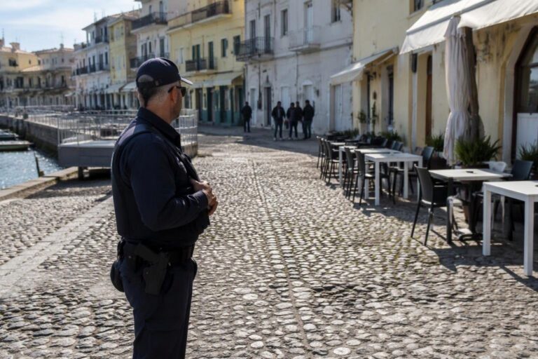 Tre arresti, minorenni, per la gang che rapinava anziani a Catanzaro