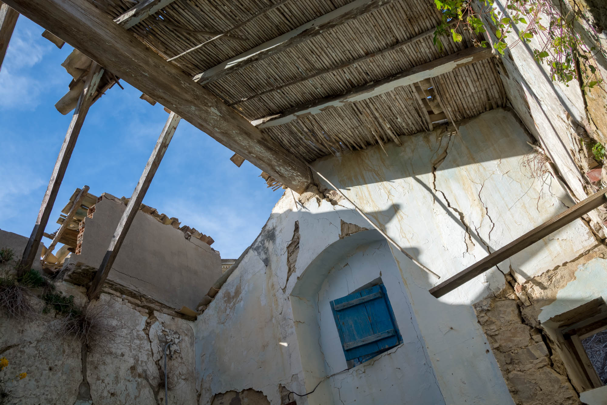 Una casa abbandonata della citt&agrave; di Craco