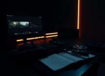 Come il montaggio costruisce suspense nei film thriller