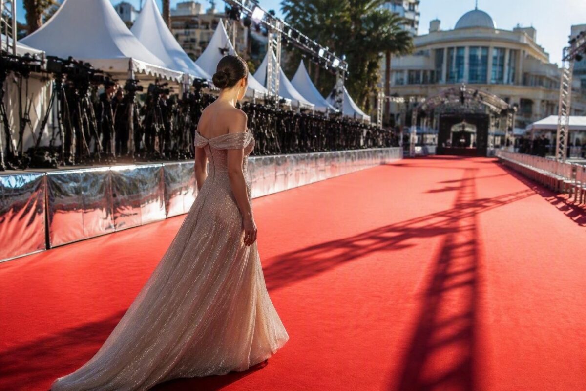 Regole non scritte del red carpet: dress code, tempi e fotografi