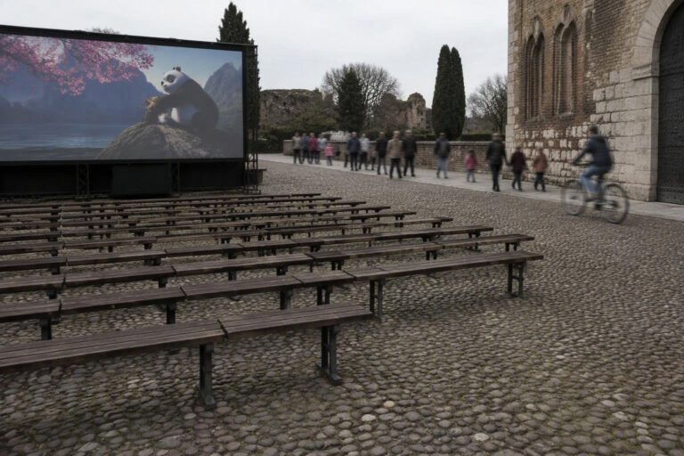 Nonni e nipoti al cinema per la festa del 3 ottobre a Verona