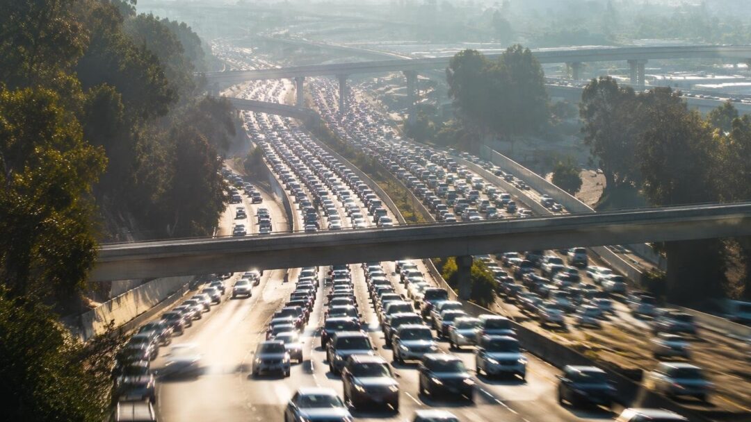 Traffico autostradale: le strade più critiche e i consigli per viaggiare sicuri
