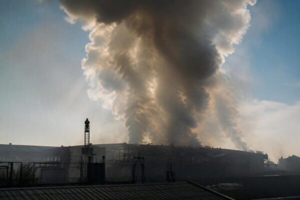 Finale Emilia in fumo: cosa sapere sull'incendio e le raccomandazioni per la popolazione