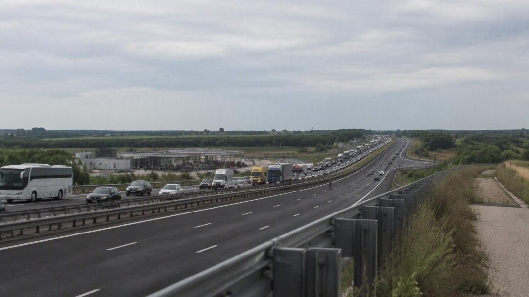 Traffico intenso sulle strade italiane: previsioni e strategie per l'esodo estivo