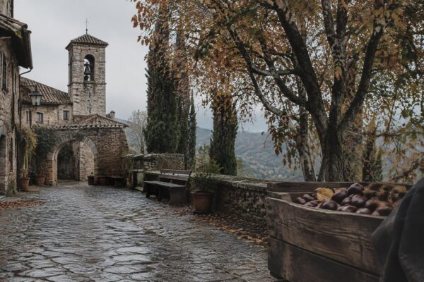Autunno nei borghi segreti d’Italia: treno, sapori, foto