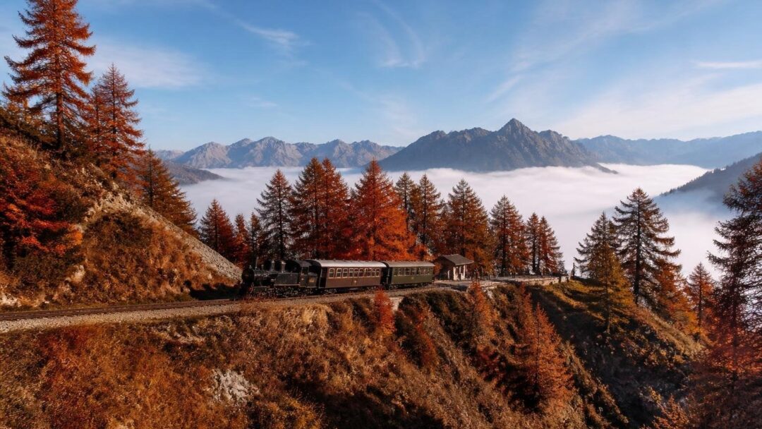 Scopri il percorso panoramico della Ferrovia Vigezzina-Centovalli in ottobre