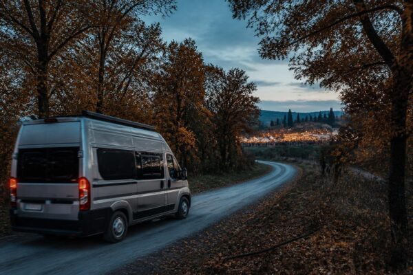 Viaggi d'autunno in camper: tra castagne, formaggi e eventi culturali