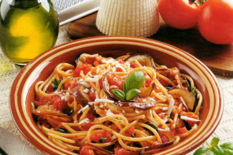 Ricetta Spaghetti Con Melanzane E Pomodoro Crudo – Primo