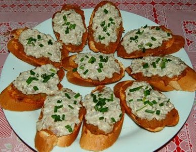 Ricetta Crostoni Con Crema Di Formaggio – Antipasto