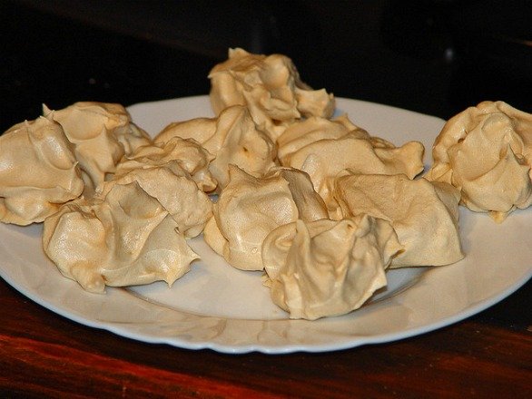 Ricetta Meringhe Al Caffè – Dessert