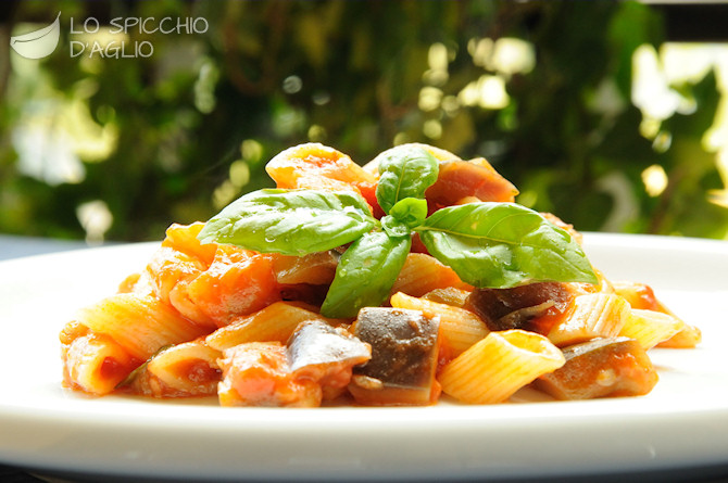 Ricetta Pennette In Salsa Di Peperoni E Melanzane In Cestino – Primo
