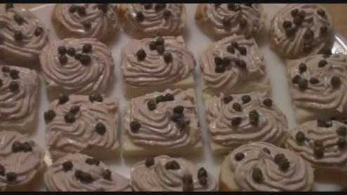 Ricetta Crostoni Con Crema Di Ricotta E Tonno – Antipasto