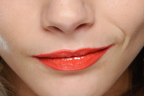 917656 GON8VYZLSME17E23TEPKJ1TACD4UGN trucco labbra sottili 22 H114411 L