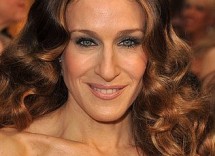 sarah jessica parker accento sulle guance e matita allungata sugli occhi