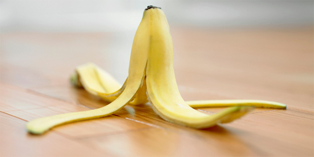 Sbiancare denti con banana