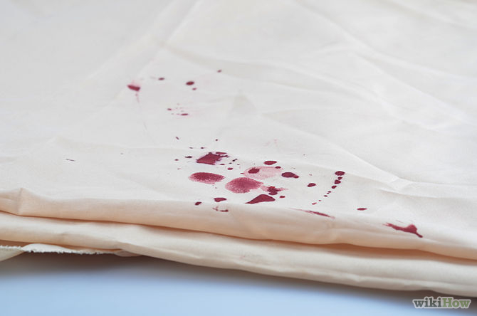 Come rimuovere sangue secco dalla seta