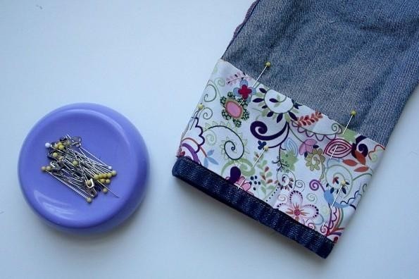 Come abbellire vecchio jeans con risvolto fai da te