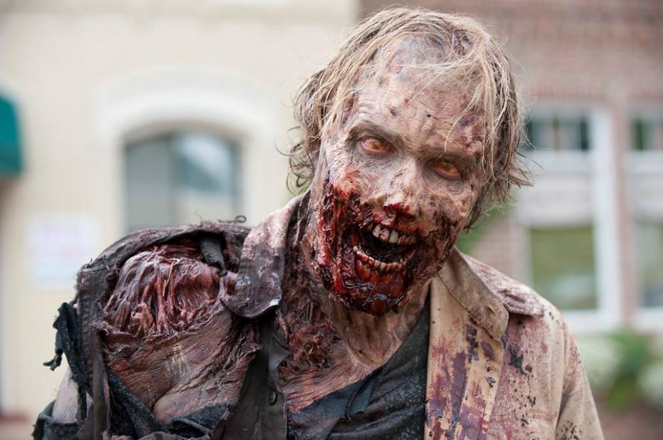 uno zombie di the walking dead 1