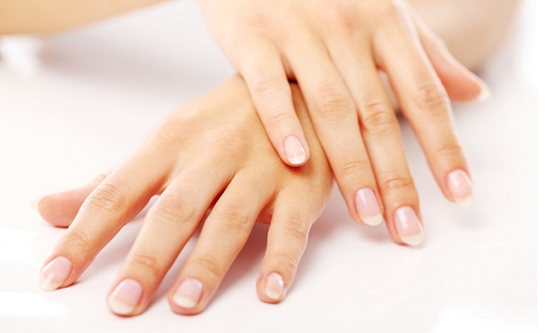 Come eliminare cuticole naturalmente mani