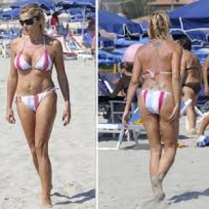 Classifica 10 donne vip bikini con cellulite