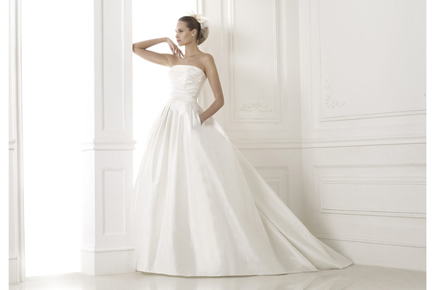 Abiti da sposa romantici collezione Pronovias 2015