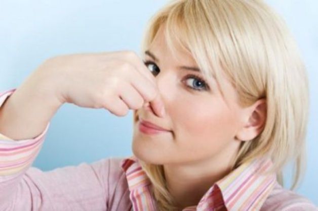 Rimedi fai da te per eliminare puzza di fogna dal bagno
