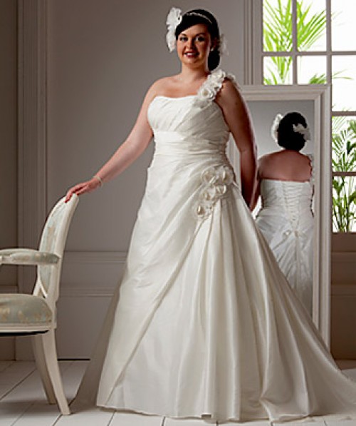 abiti sposa taglie forti 3 e1324636641562