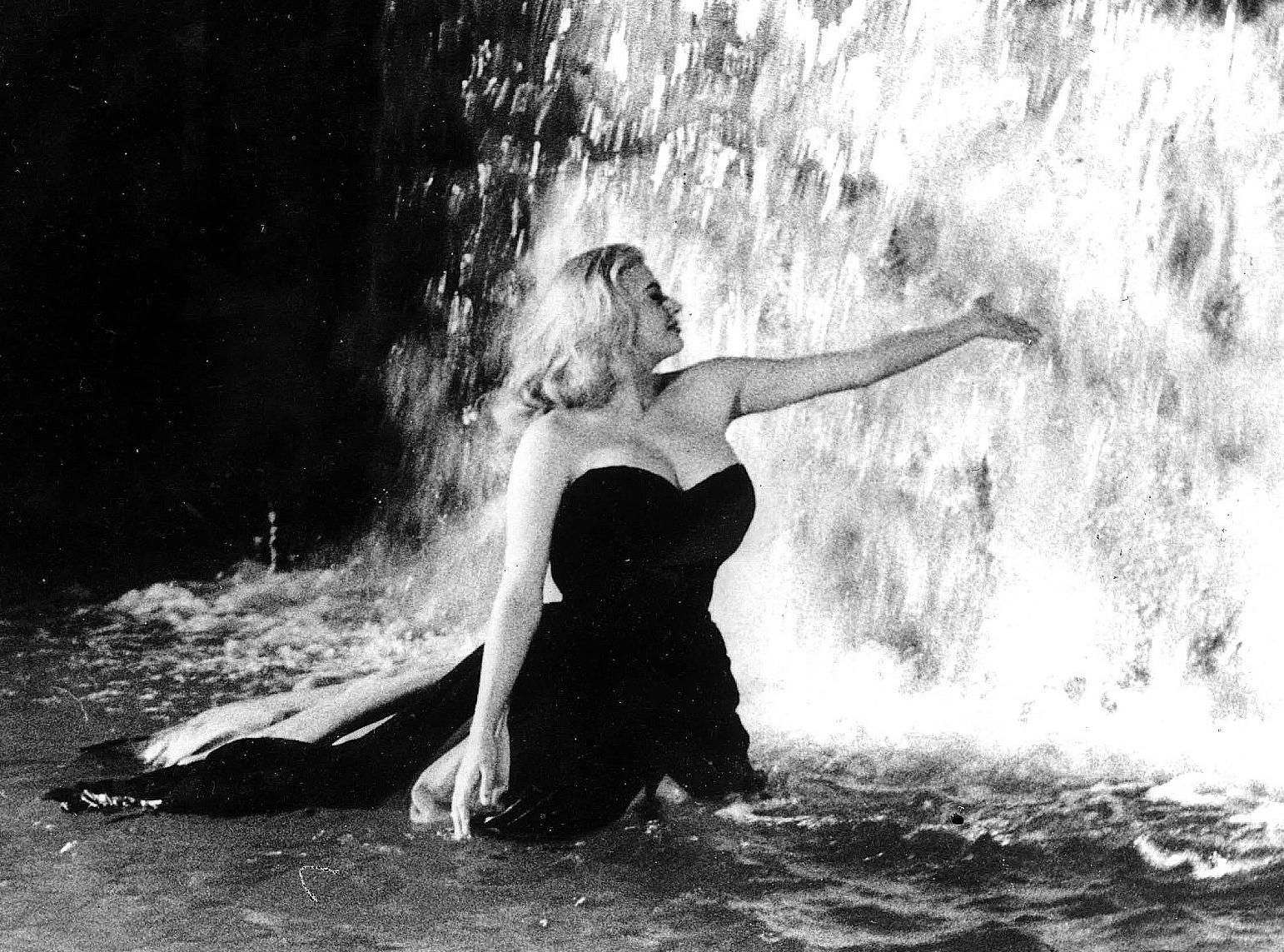 Anita Ekberg N01