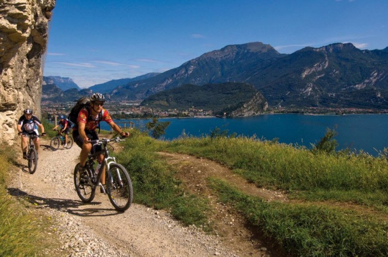 Cinque sport da praticare all'aperto in autunno