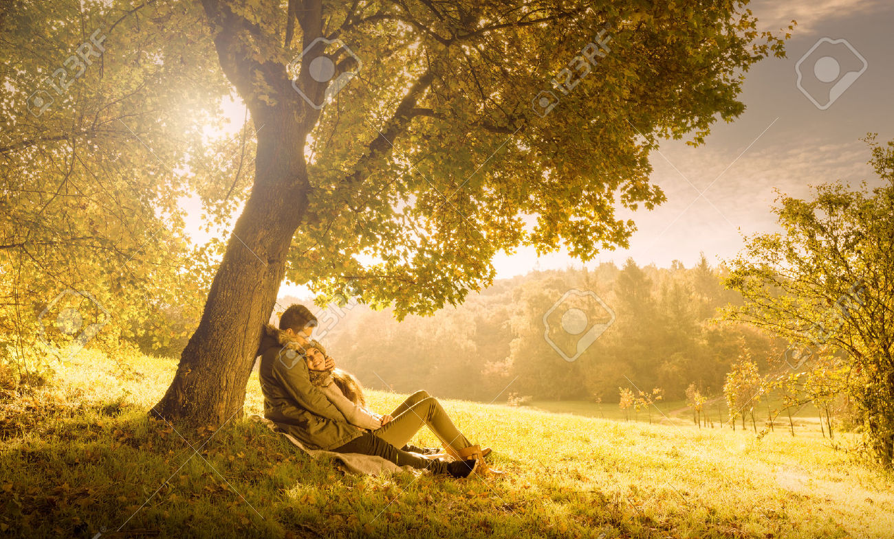 10 cose romantiche da fare con il partner in autunno