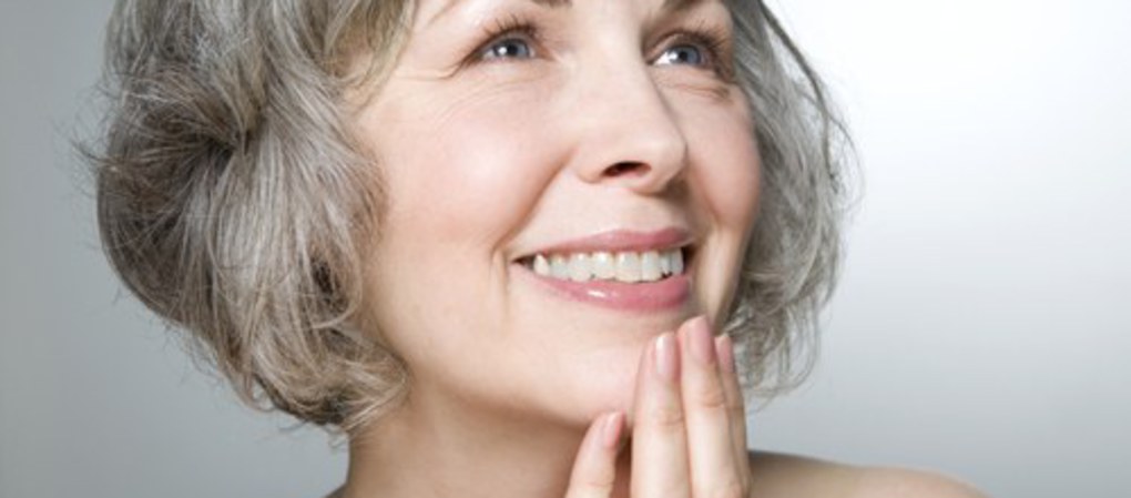 Idee make up per capelli bianchi