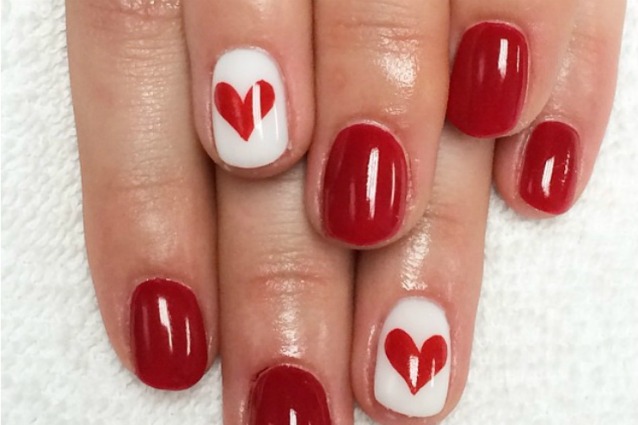 10 nail art rosse per San Valentino
