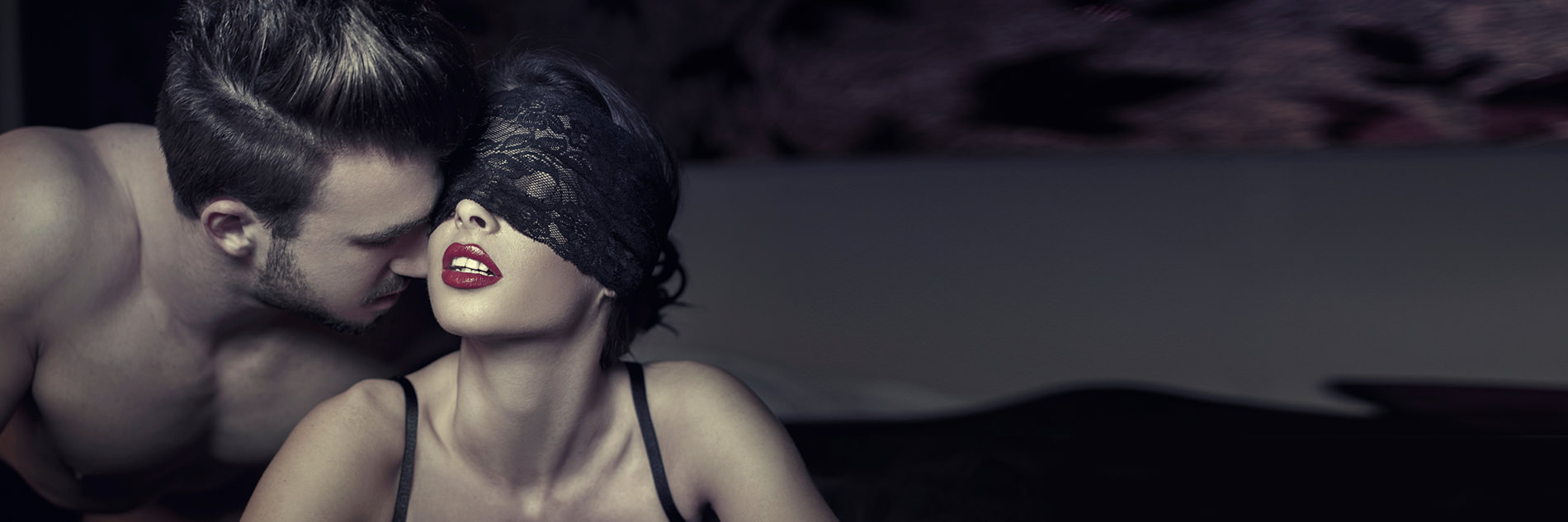 Bondage: come legare al letto senza fare male
