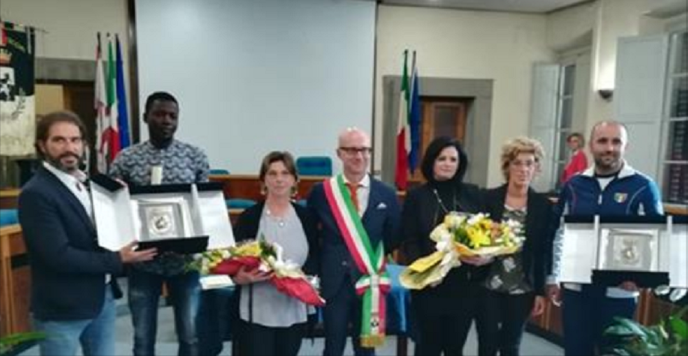 Trova 6600 euro a scuola: ecco cosa ne ha fatto la bidella