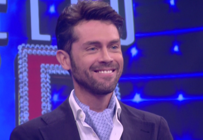 Gf Vip, Tonon depresso deriso dai concorrenti. Eva Hanger lo difende su Instagram