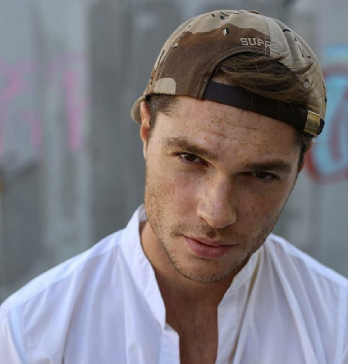 Cartasegna deride Onestini