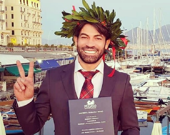 Gianni Sperti laurea