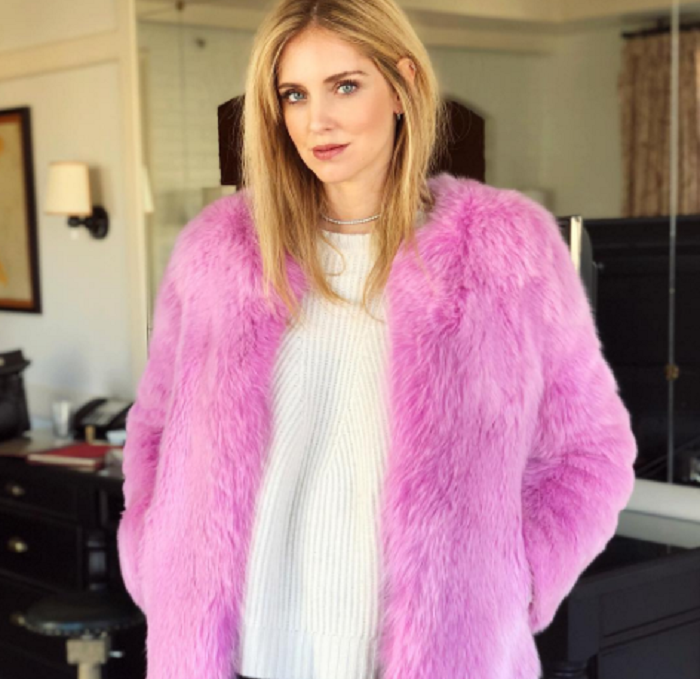 Pellicce ecologiche e sneakers