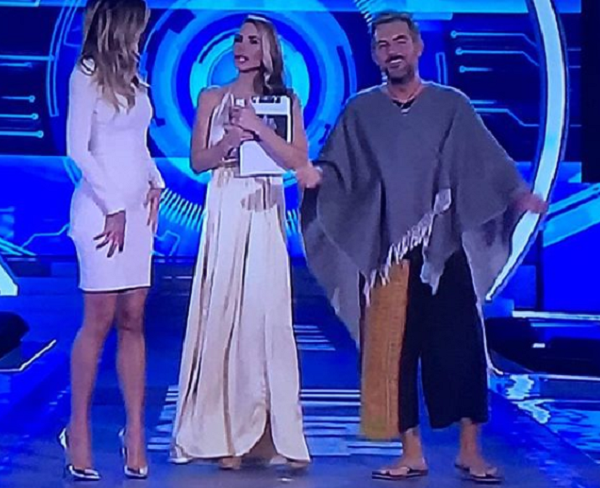 daniele bossari come era vestito