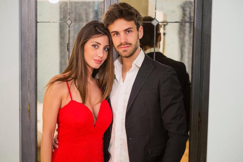 La conduttrice e lo scrittore