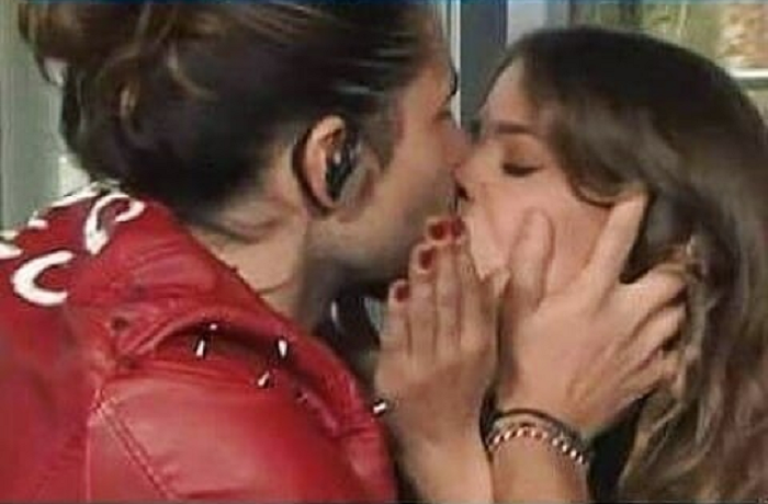 Bacio tra Luca e Ivana