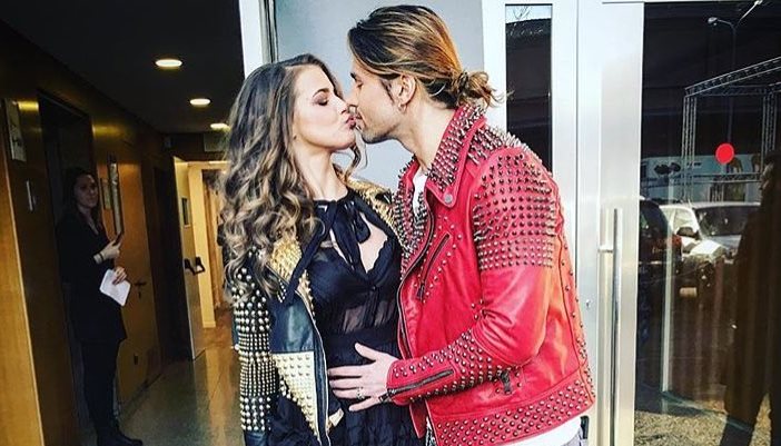 Borchie, giubbotti di pelle a un grande amore: Luca e Ivana nel giorno dell'annuncio ufficiale