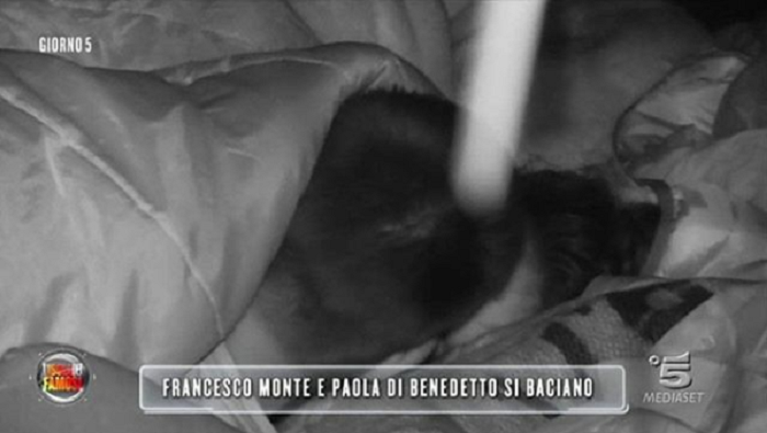 Francesco e Paola si sono baciati