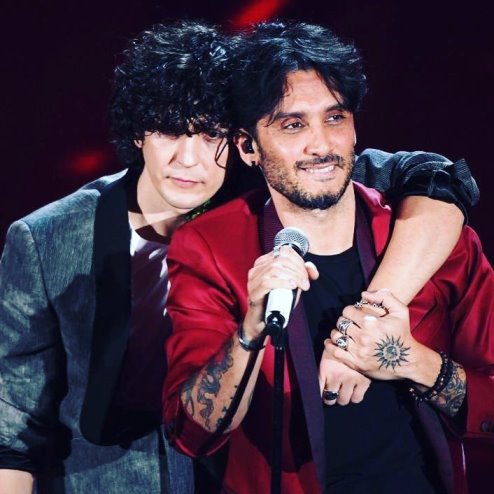 problemi di droga di Fabrizio Moroproblemi di droga di Fabrizio Moro
