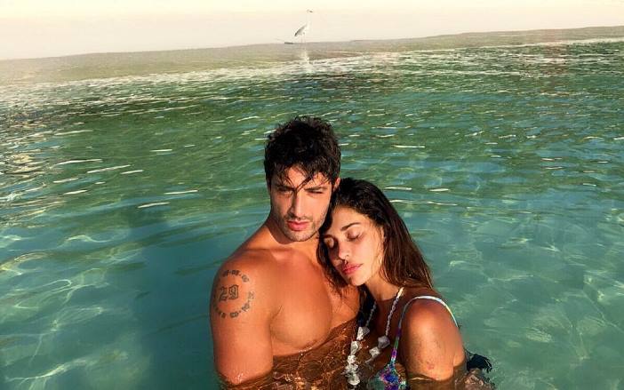 Belen e Andrea Iannone alle Maldive