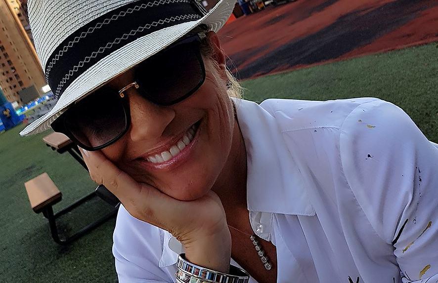 Cachet di Heater Parisi