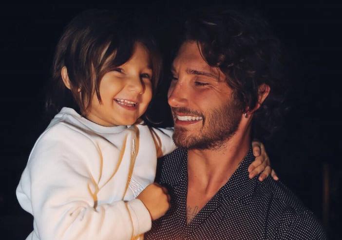 Stefano De Martino al Maurizio Costanzo Show