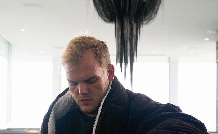 AVICII suicidio